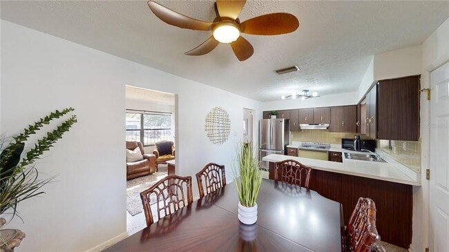 Building Photo - 502 N Beverly Ave