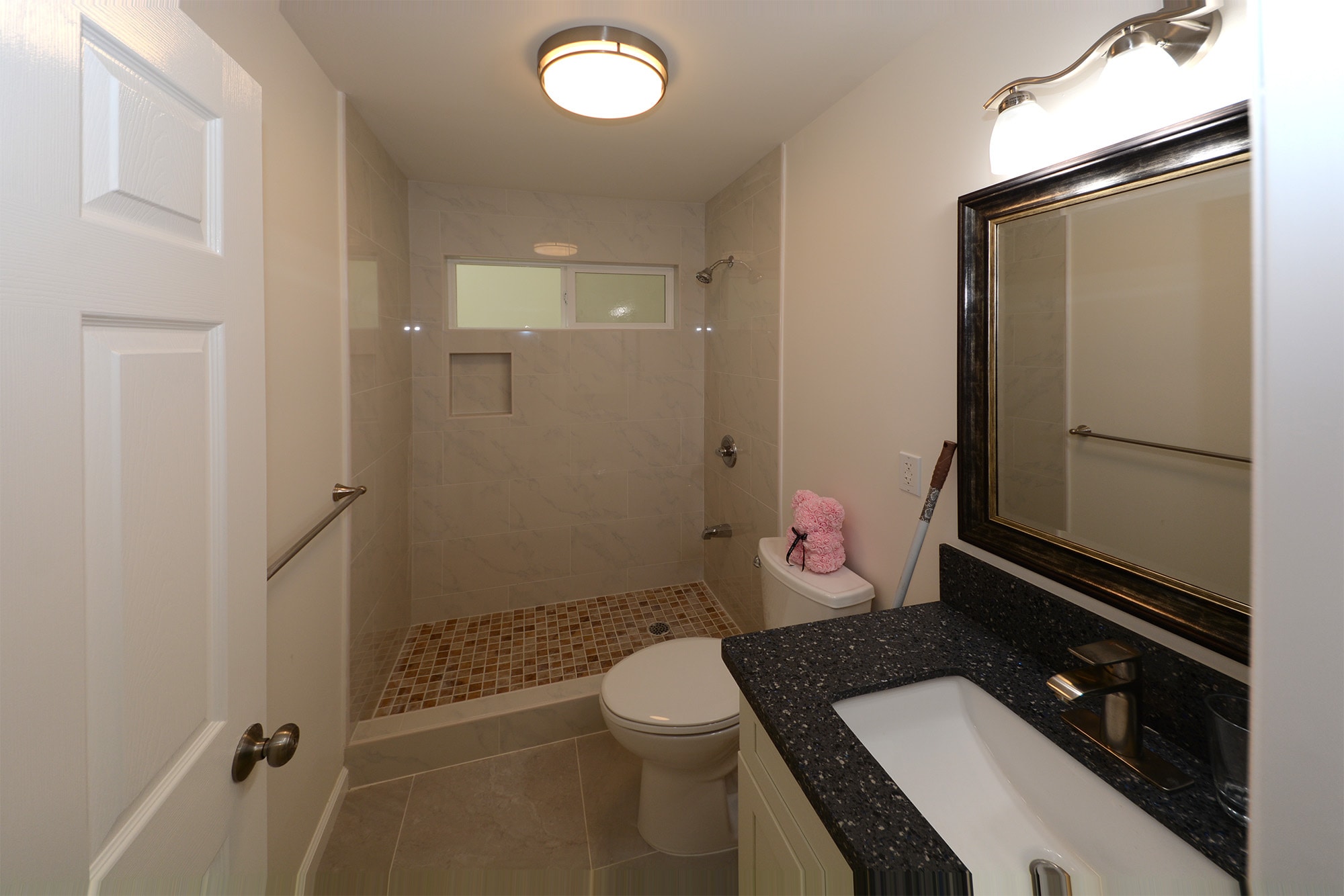 Building Photo - 4494 Sierra Dr