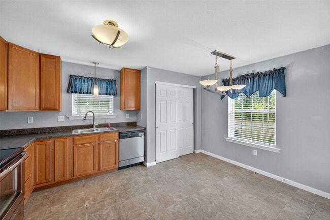 Building Photo - 1313 Piedmont Cir