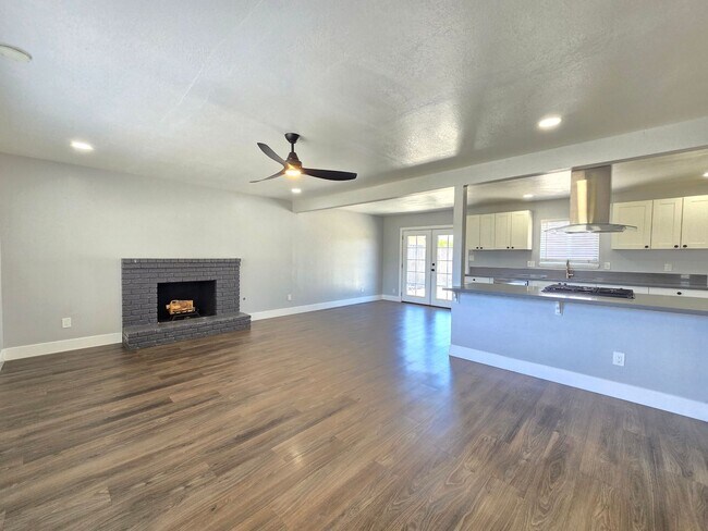 Building Photo - ? Modern 3-Bed, 2-Bath Home with Gorgeous ...