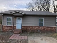 Building Photo - 493 Southern St