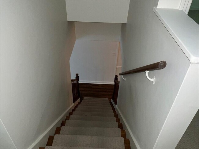 Building Photo - 75 Roswell Ct NE
