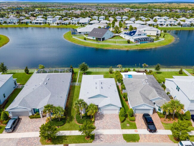 Building Photo - 10454 SW Captiva Dr