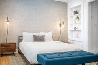 Building Photo - 1136 Crescent Ave NE