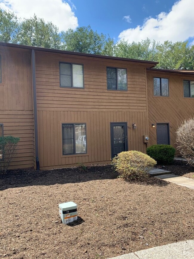 Building Photo - 931 Lora Ln