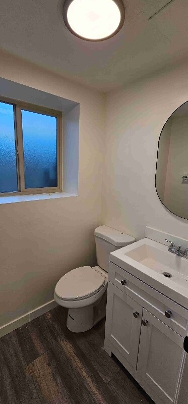 Building Photo - 922-928 E Fairclough Dr