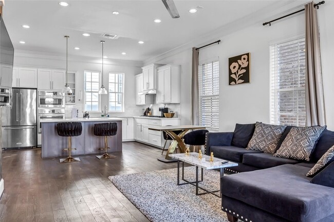 Building Photo - 4128 Willowbend Blvd