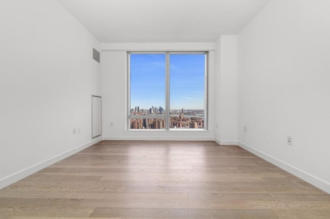 Building Photo - 1 bedroom in New York NY 10002