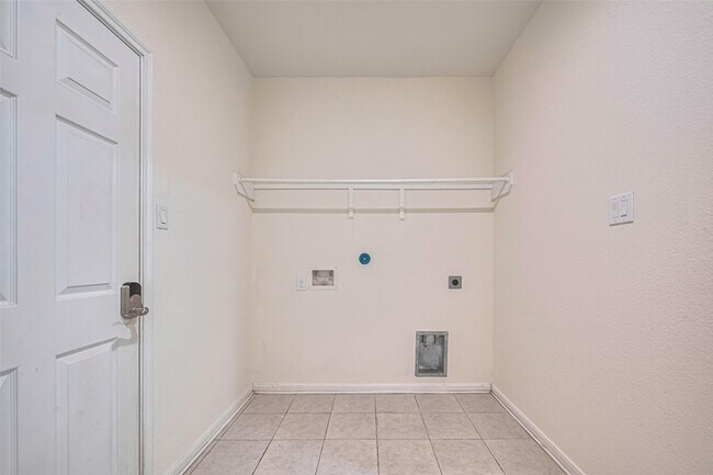 Building Photo - 3215 Laurel Bend Ln