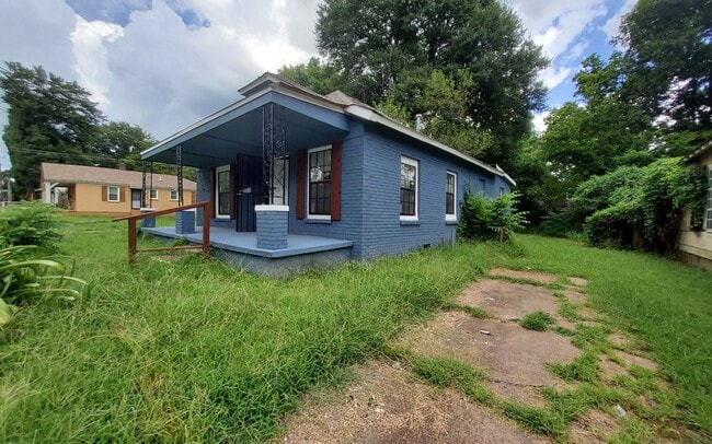 Building Photo - 858 Alaska St