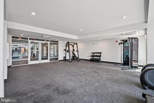 Building Photo - 2101 Washington Ave