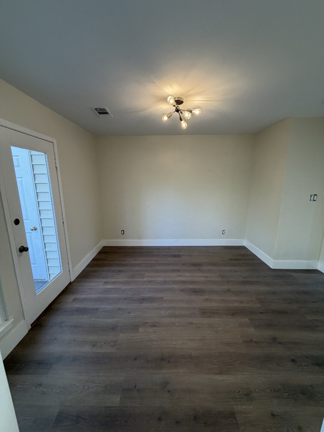 Building Photo - 3155 Cape Cir