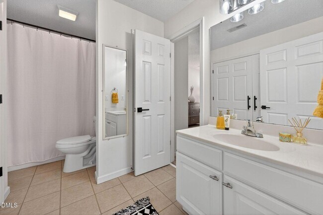 Building Photo - 2400 Huntscroft Ln