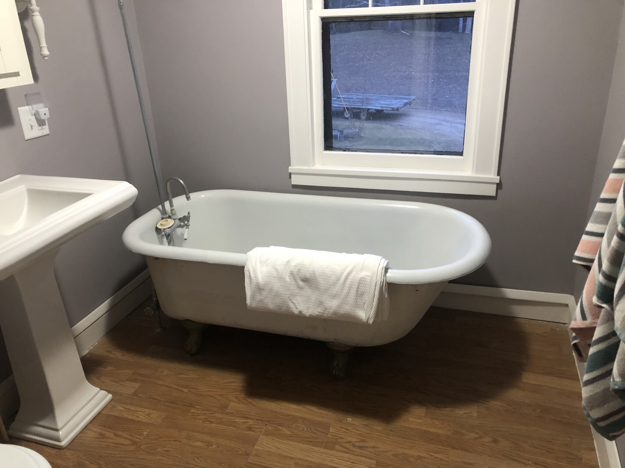 Upstairs Bath - 360 144th Ave