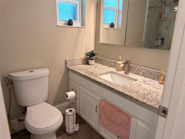 Building Photo - 106 W Cedarwood Cir