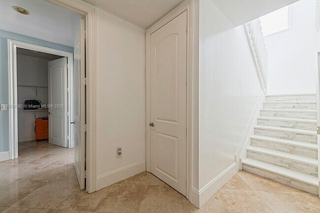 Building Photo - 4600 N Ocean Dr