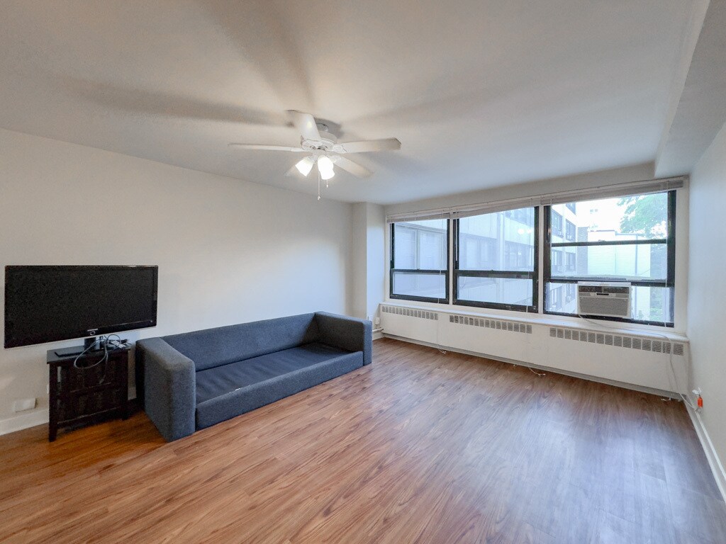 Building Photo - 4180 N Marine Dr