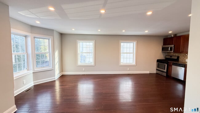 Building Photo - 271 Seaside Ave