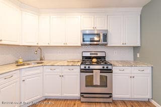 Building Photo - 174 Tulip Ln