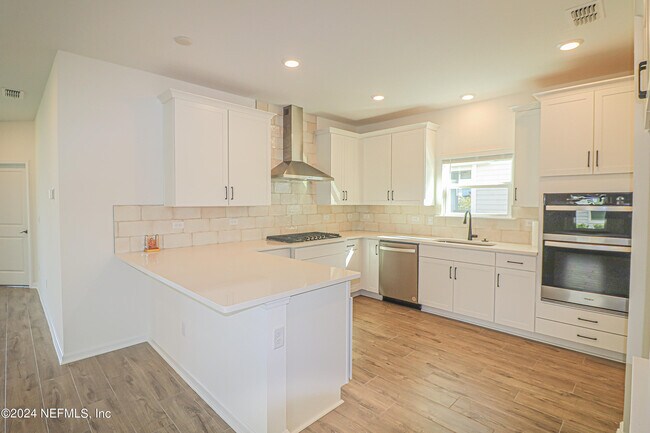 Building Photo - 483 Stargaze Ln