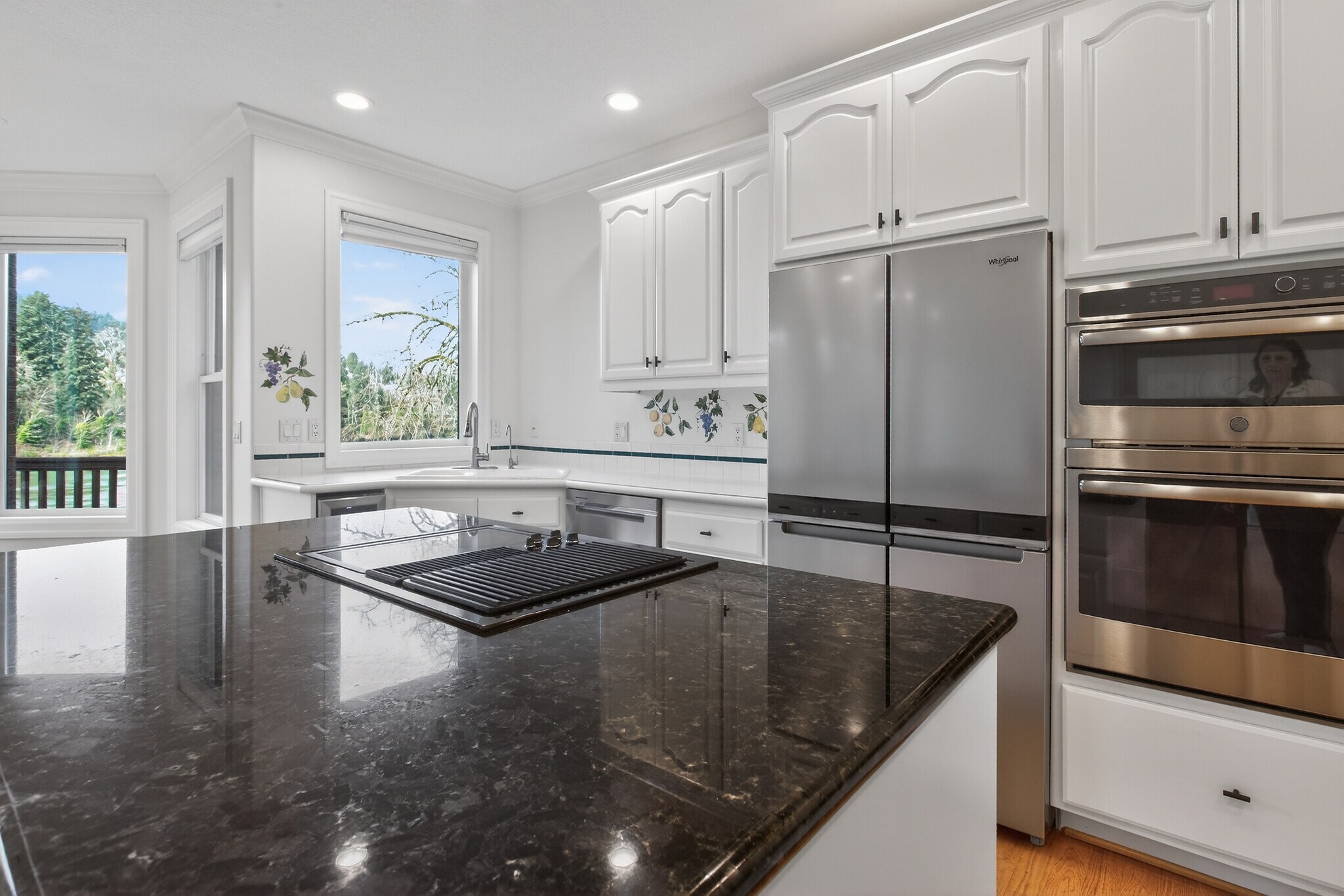 Kitchen - 1645 SE Oak Shore Ln