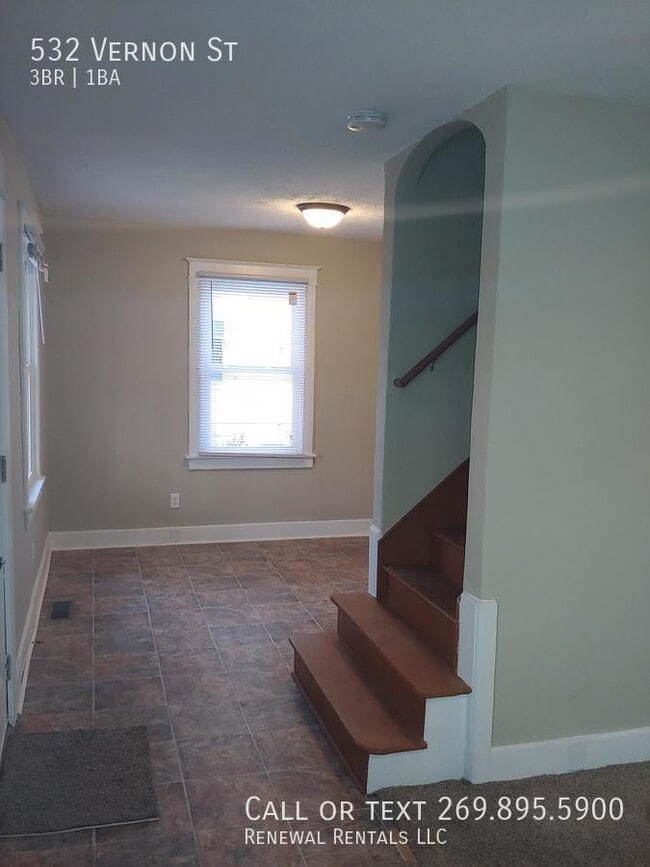 Building Photo - 532 Vernon St