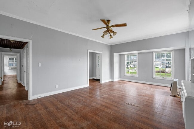 Building Photo - Home For Rent!