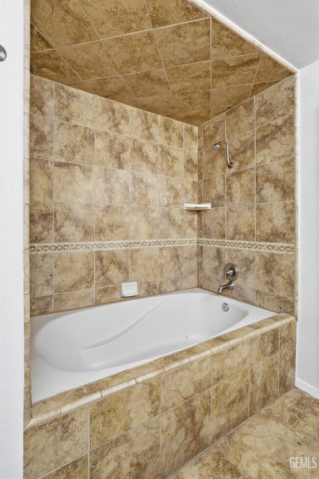 Building Photo - 7908 Coulter Pine Ct