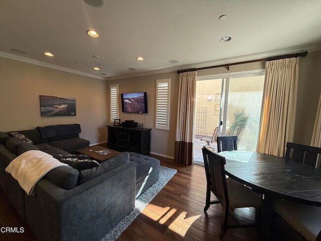Building Photo - 2967 Palmera Ln