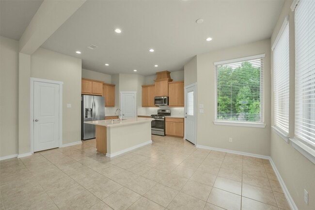 Building Photo - 323 N Spotted Fern Dr