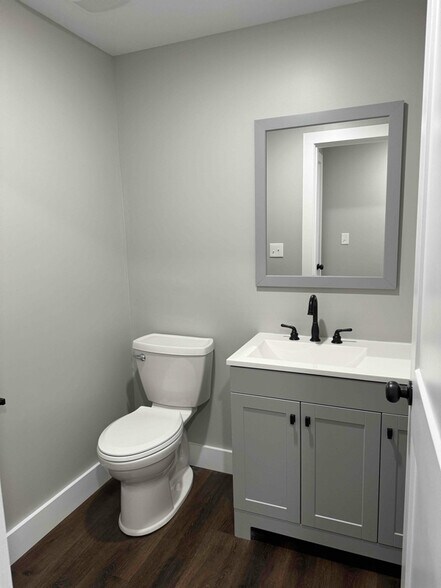 Building Photo - 56 Holloway Dr