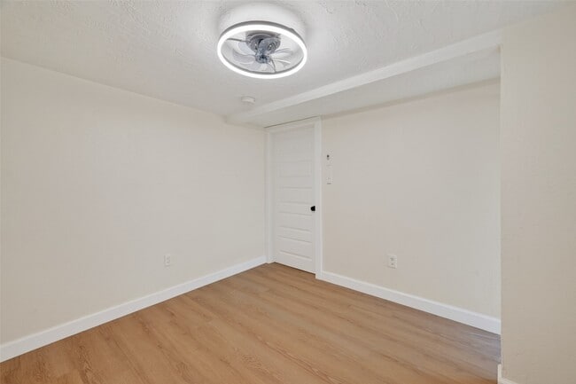 Building Photo - 2118 Webster St