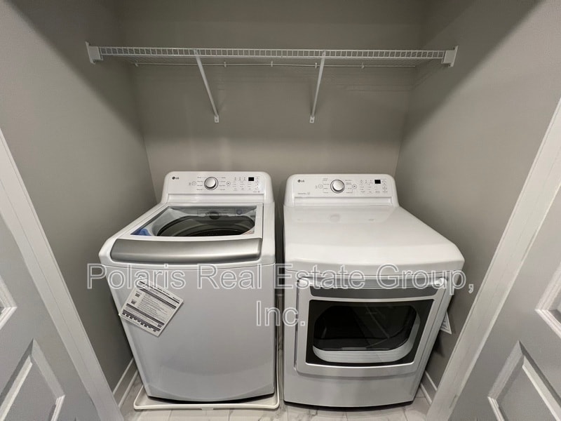 Building Photo - 635 Golborne St