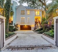 Building Photo - Spectacular Furnished Harbourfront Home in...