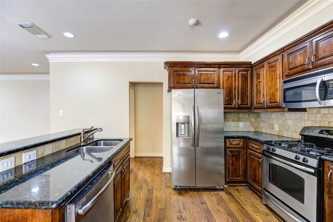 Building Photo - 5813 Washington Ave