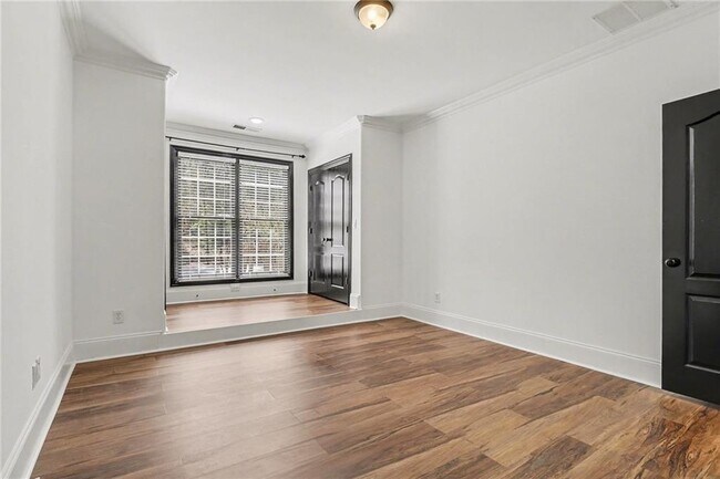 Building Photo - 3950 Spalding Dr