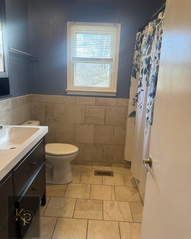 Building Photo - 2230 Independence Rd