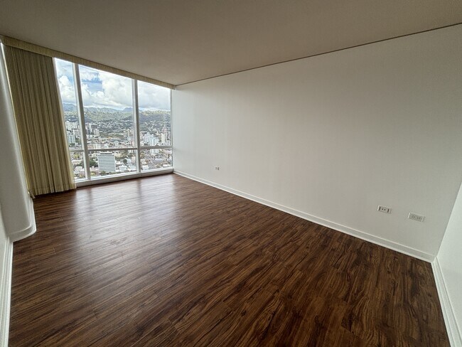 Building Photo - 1296 Kapiolani Blvd