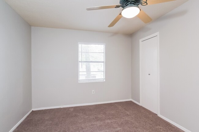 Building Photo - 4486 W Cypress Villas Dr
