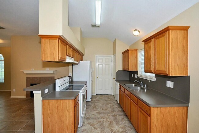 Building Photo - 8715 Charity St