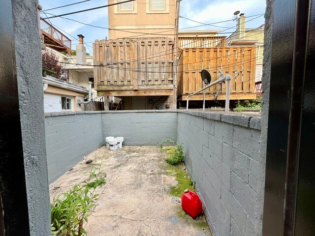 Building Photo - 935 S Belnord Ave