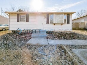 Building Photo - 2140 Miracle Ave