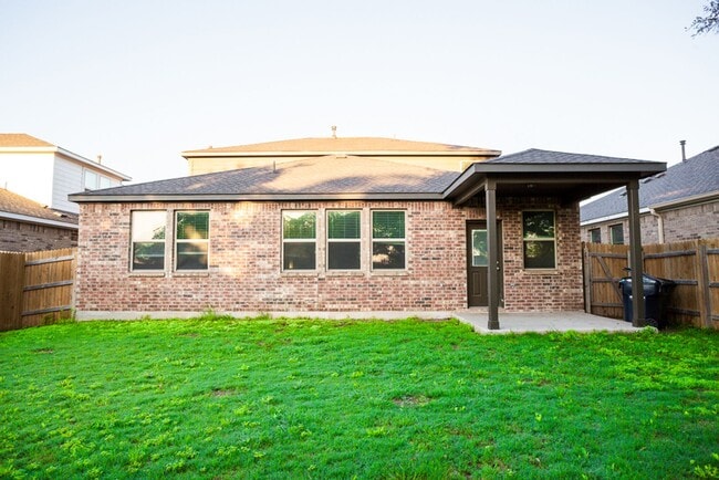Building Photo - 1348 Eagle Ray St