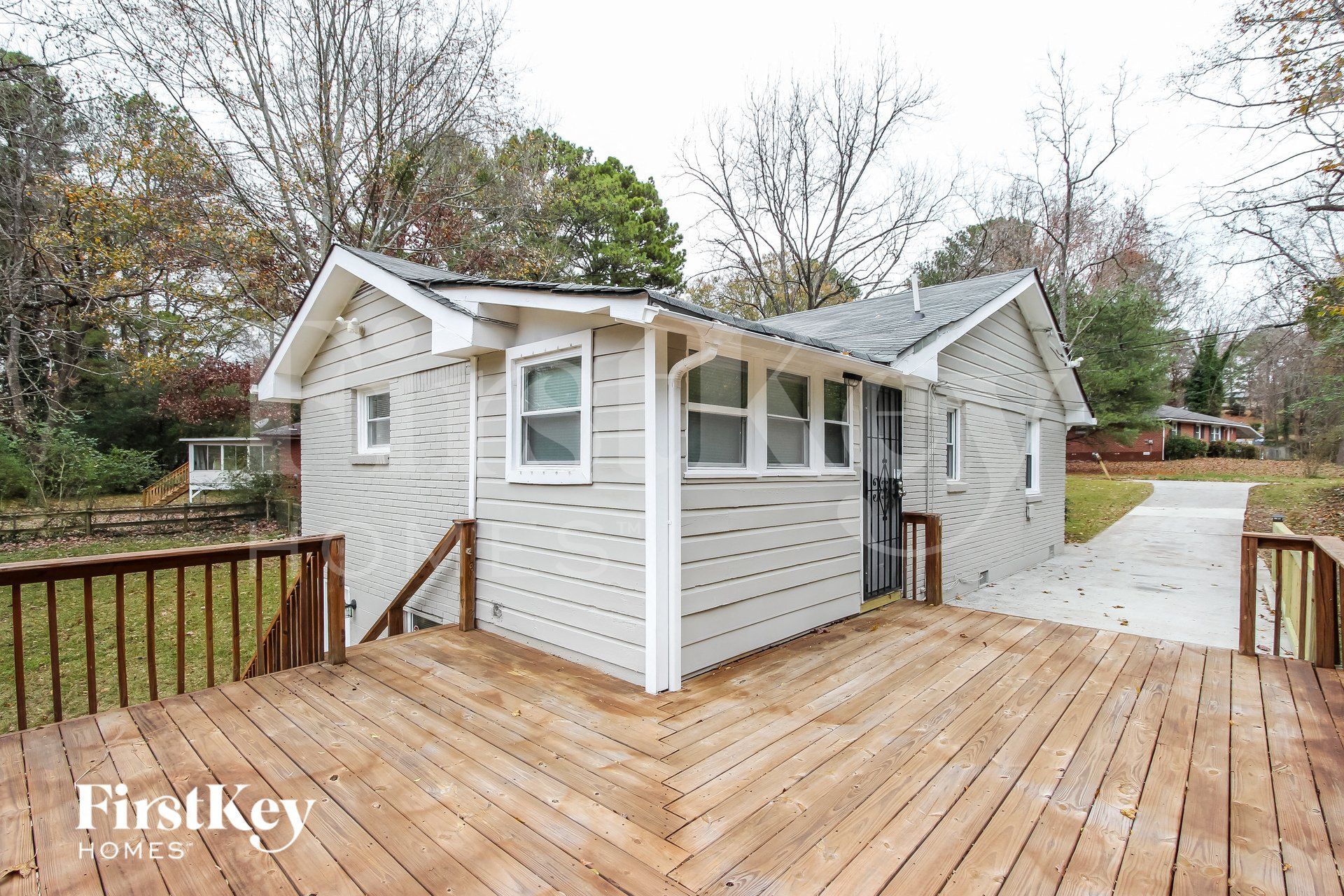 Building Photo - 3549 Tulip Dr