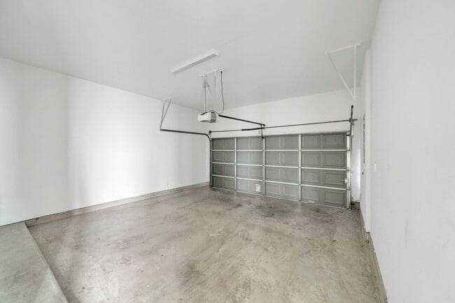 Building Photo - 9551 Neuens Rd