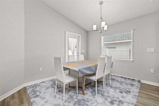 Building Photo - 1750 Daystar Dr