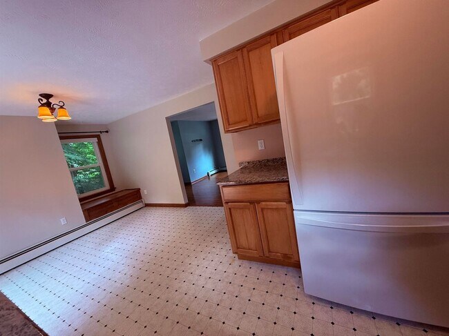 Building Photo - 158 Tina Dr
