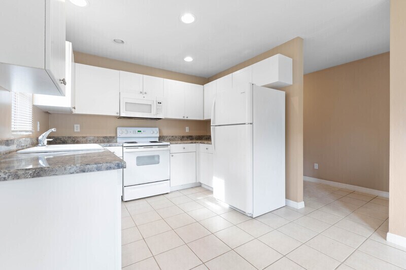 Building Photo - 744 Georgia St