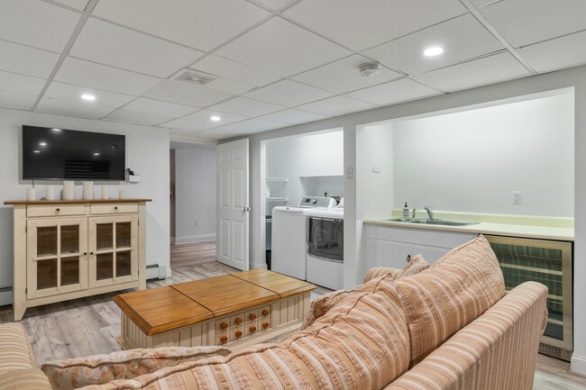 Building Photo - 207 Beach Ave
