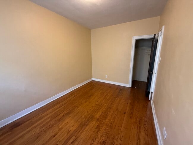 Building Photo - 2146 Gunderson Ave